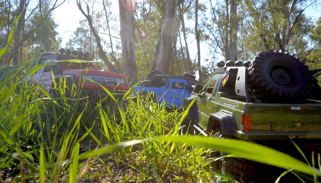 Exceed RC Rock Crawler Car 1/10 Scale 2.4Ghz MadVolt 4WD Electric Remote Control RTR Ready To Run W/ Waterproof Electronics (Blue) 13 Exceed RC Rock Crawler Car 1/10 Scale 2.4Ghz MadVolt 4WD Electric Remote Control RTR Ready To Run W/ Waterproof Electronics (Blue) - Image 13